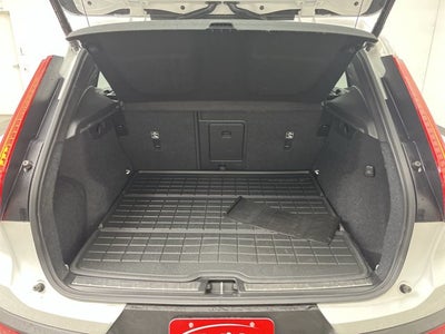 2023 Volvo XC40 Ultimate Bright Theme