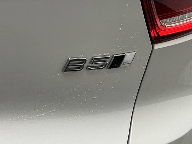 2023 Volvo XC40 Ultimate Bright Theme