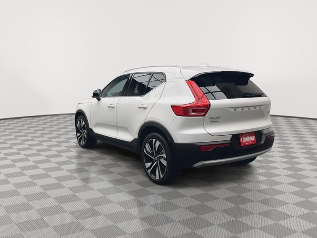 2023 Volvo XC40 Ultimate Bright Theme