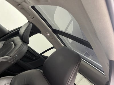 2023 Volvo XC40 Ultimate Bright Theme