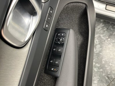 2023 Volvo XC40 Ultimate Bright Theme