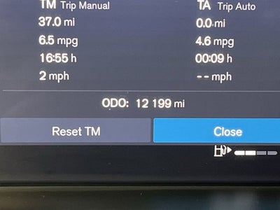 2025 Volvo XC40 Core Bright Theme