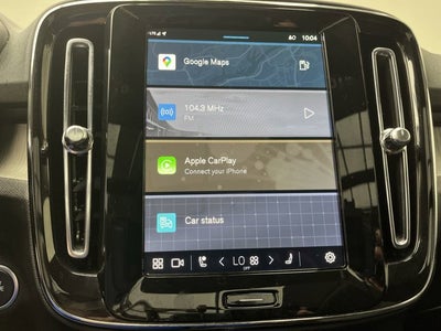 2025 Volvo XC40 Core Bright Theme