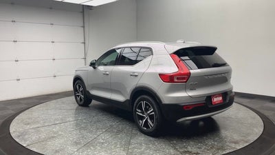 2025 Volvo XC40 Core Bright Theme