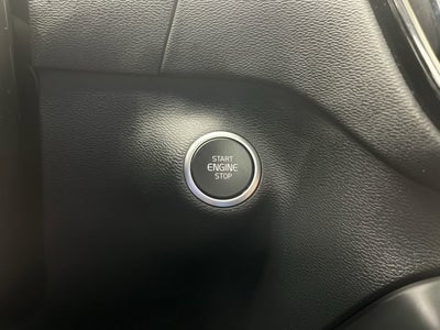 2025 Volvo XC40 Core Bright Theme