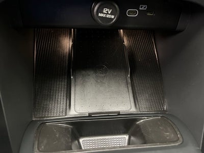 2025 Volvo XC40 Core Bright Theme