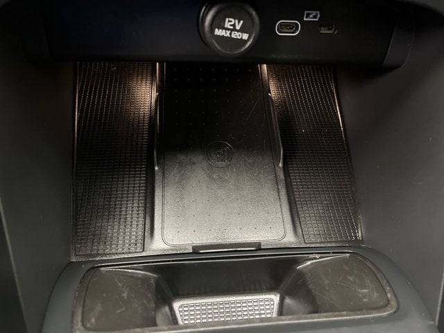 2025 Volvo XC40 Core Bright Theme