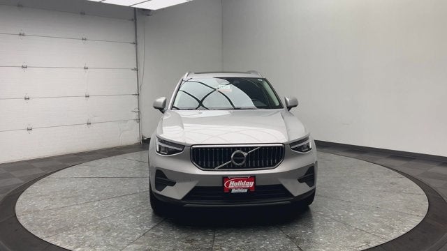 2025 Volvo XC40 Core Bright Theme