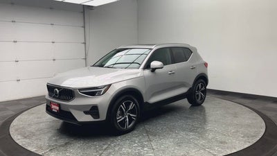 2025 Volvo XC40 Core Bright Theme