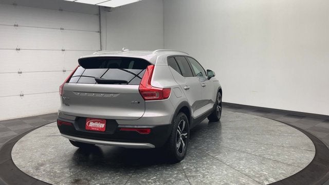2025 Volvo XC40 Core Bright Theme