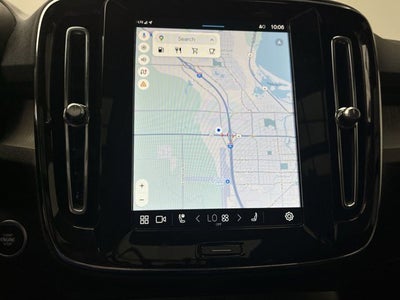 2025 Volvo XC40 Core Bright Theme