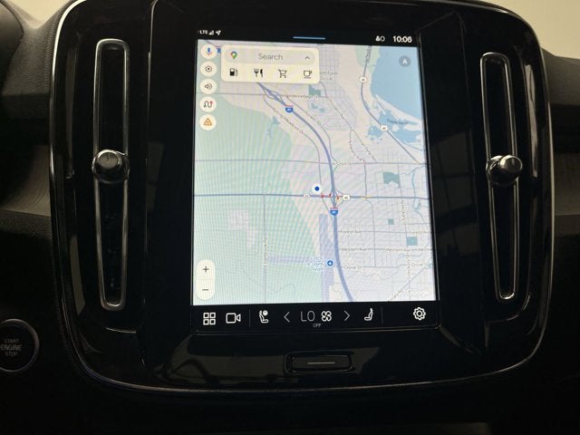 2025 Volvo XC40 Core Bright Theme