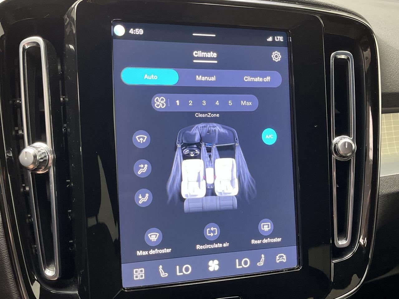 2023 Volvo Xc40 Core