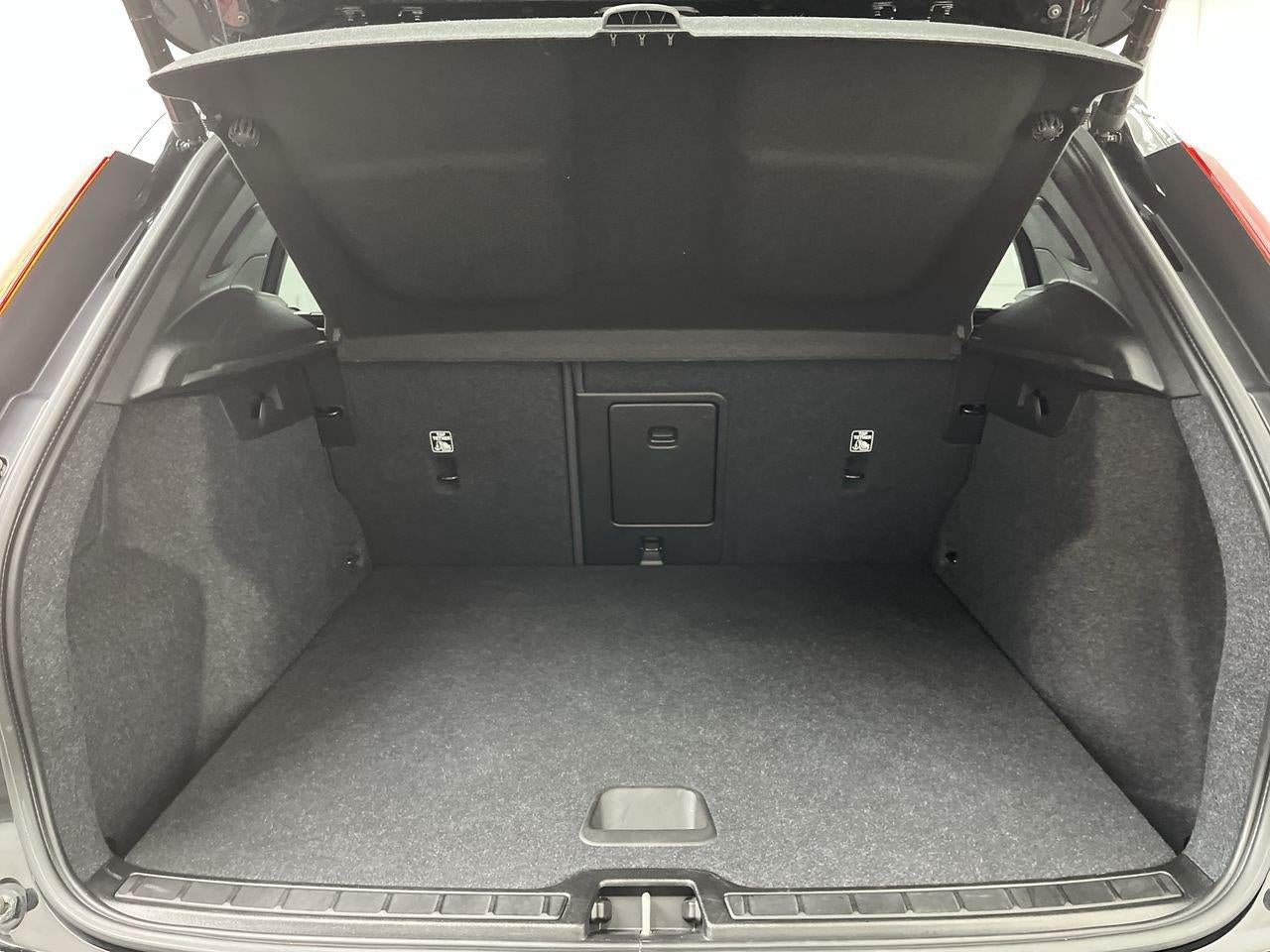 2023 Volvo Xc40 Core