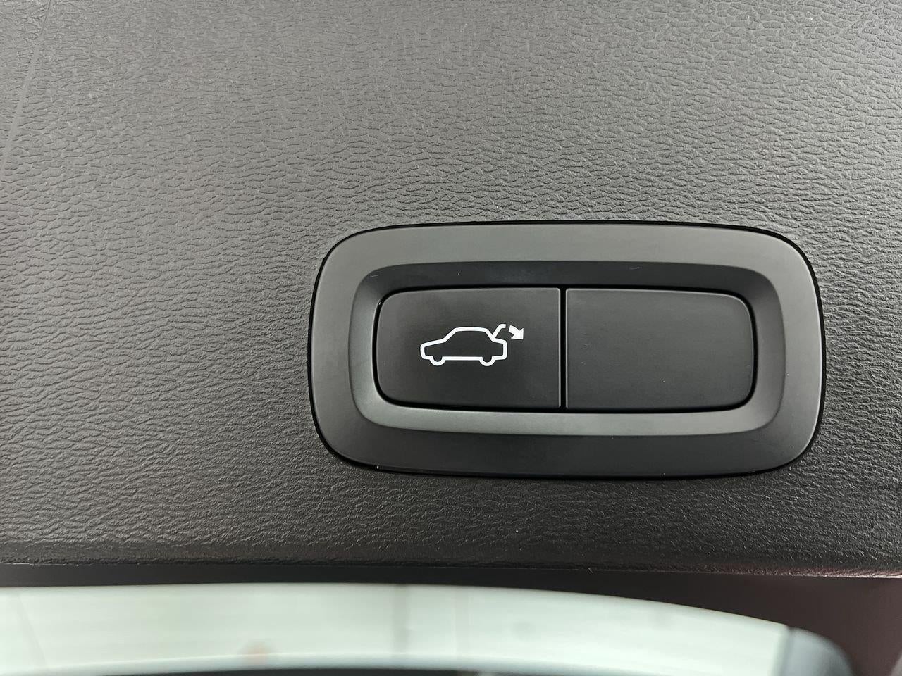 2023 Volvo Xc40 Core