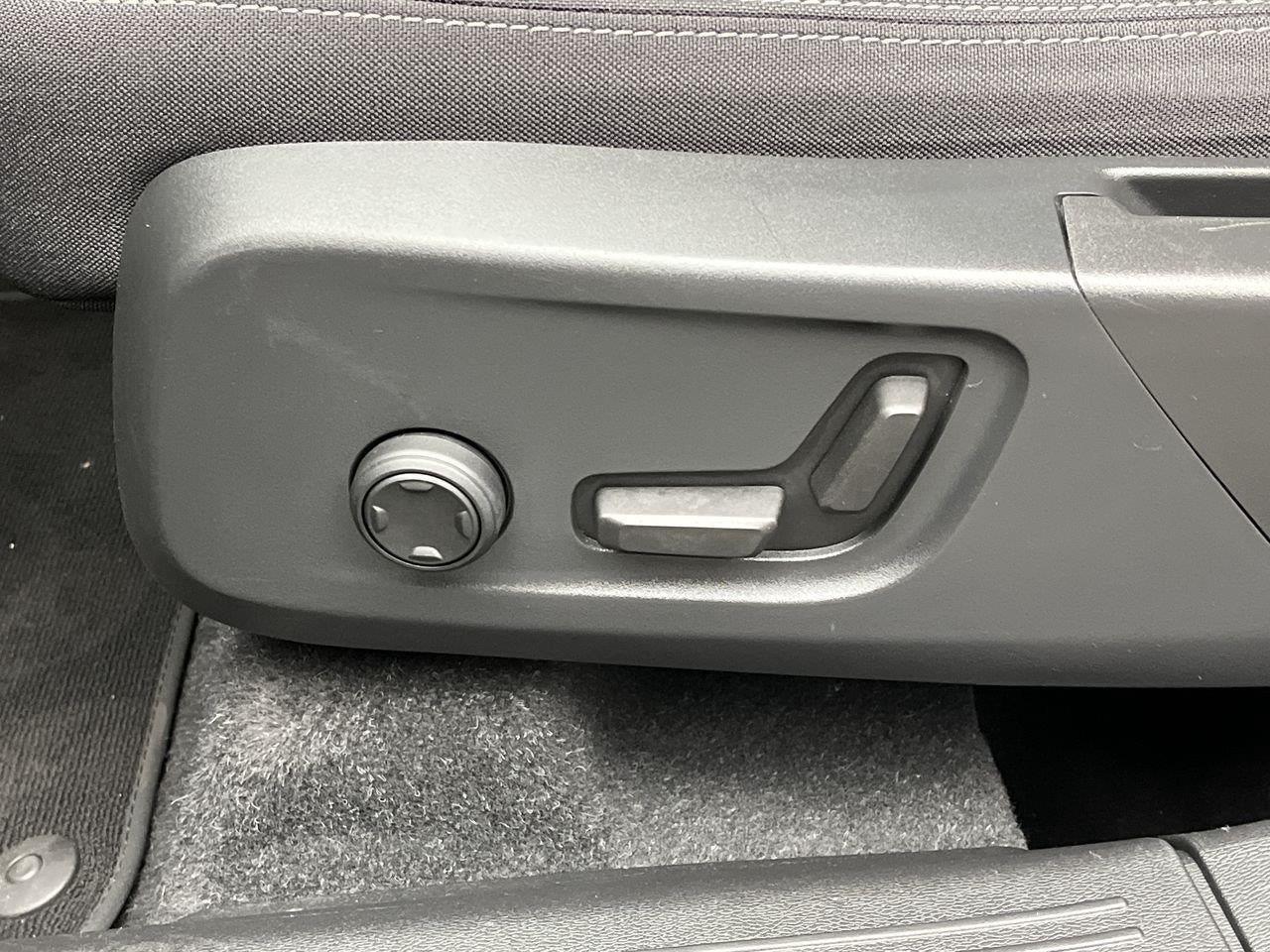 2023 Volvo Xc40 Core
