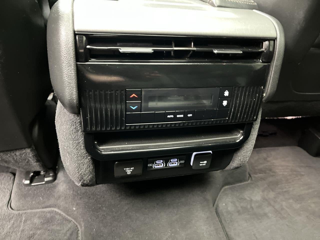 2024 Jeep Wagoneer Series II Carbide