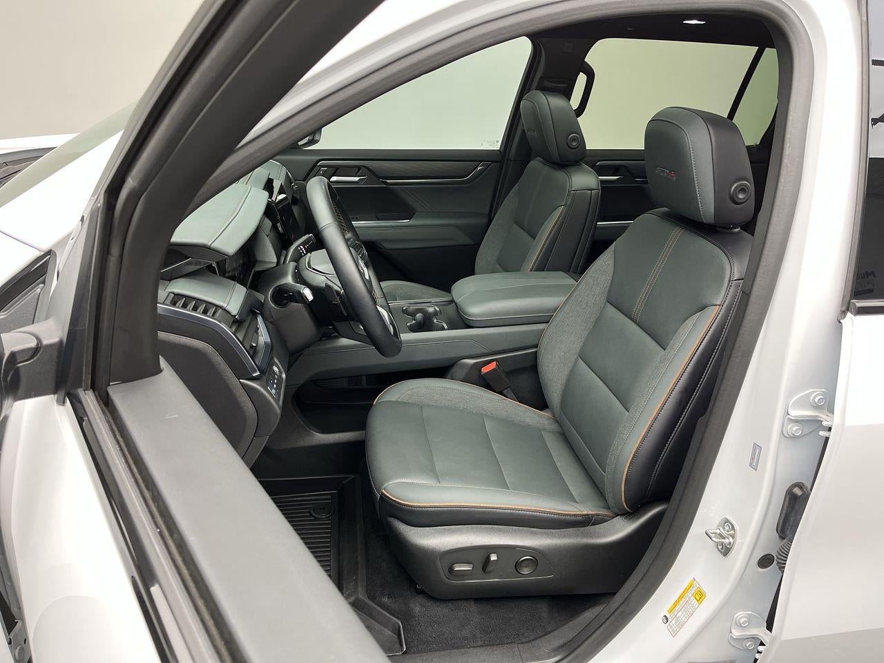 2025 GMC Acadia AT4