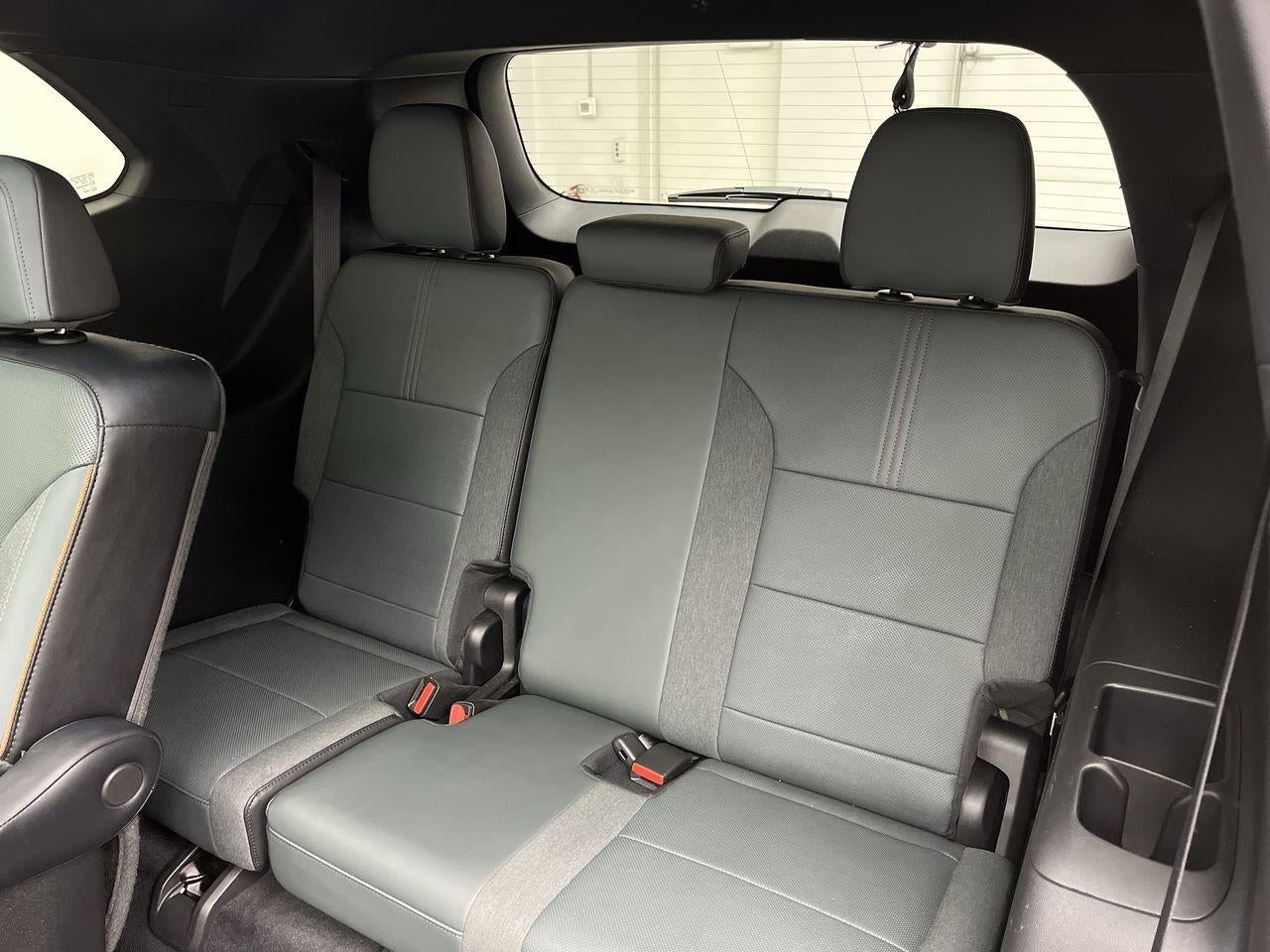 2025 GMC Acadia AT4