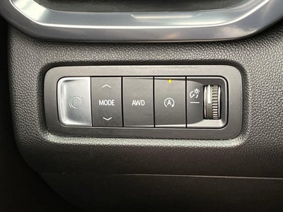 2025 GMC Acadia AT4