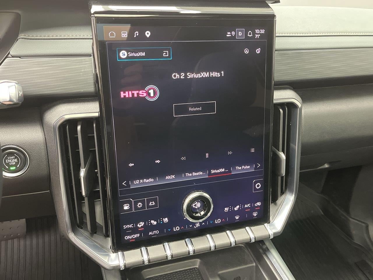 2025 GMC Acadia AT4