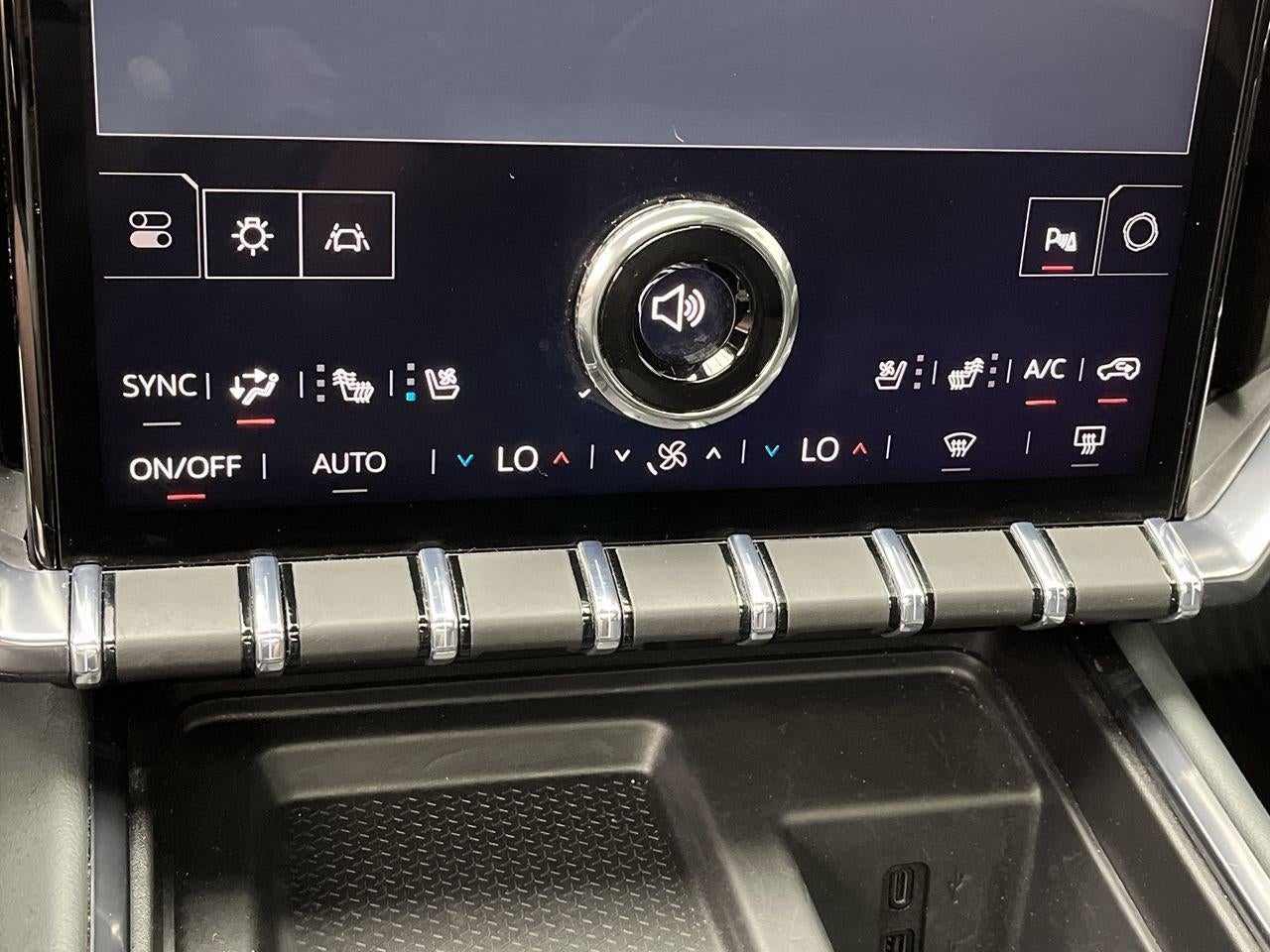 2025 GMC Acadia AT4