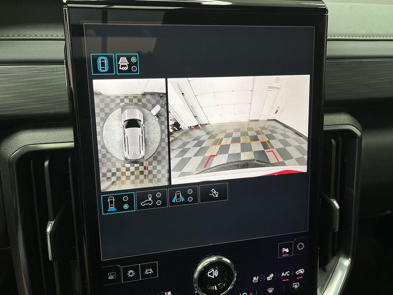 2025 GMC Acadia AT4