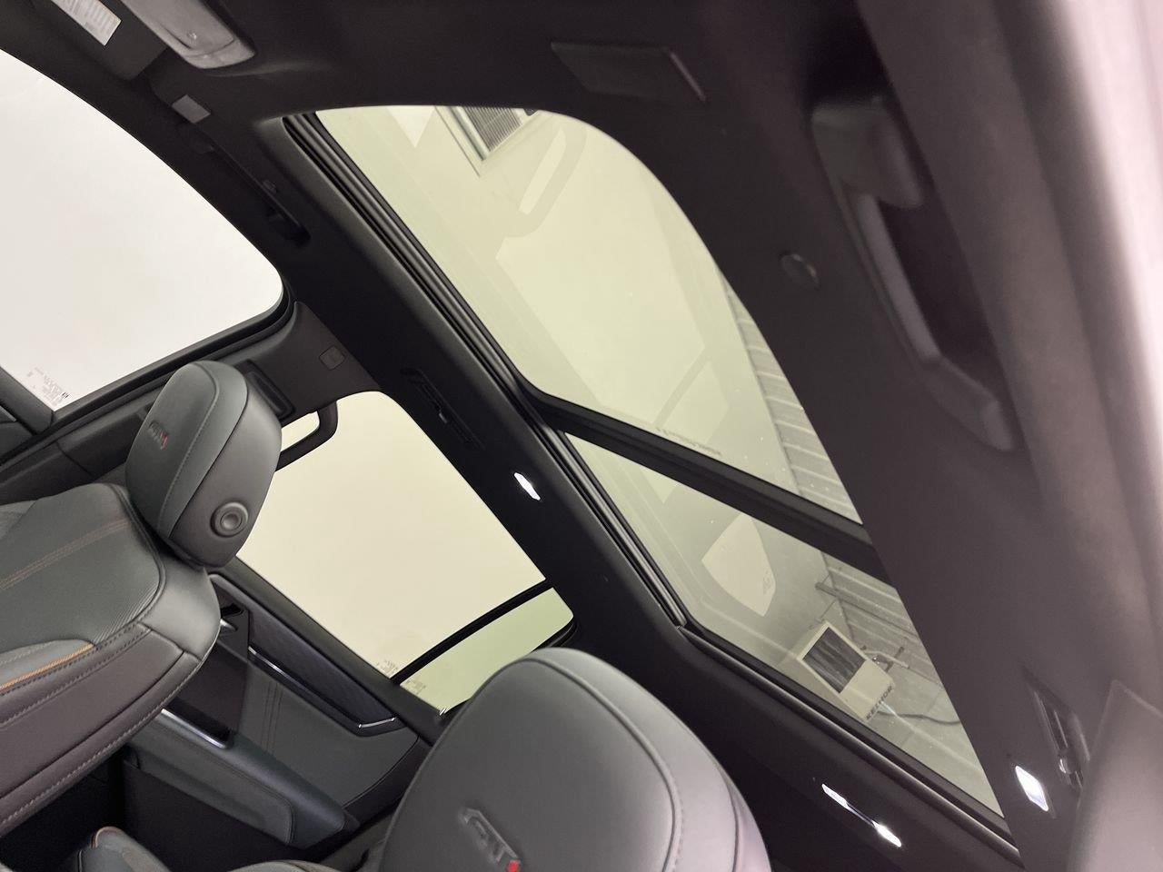 2025 GMC Acadia AT4