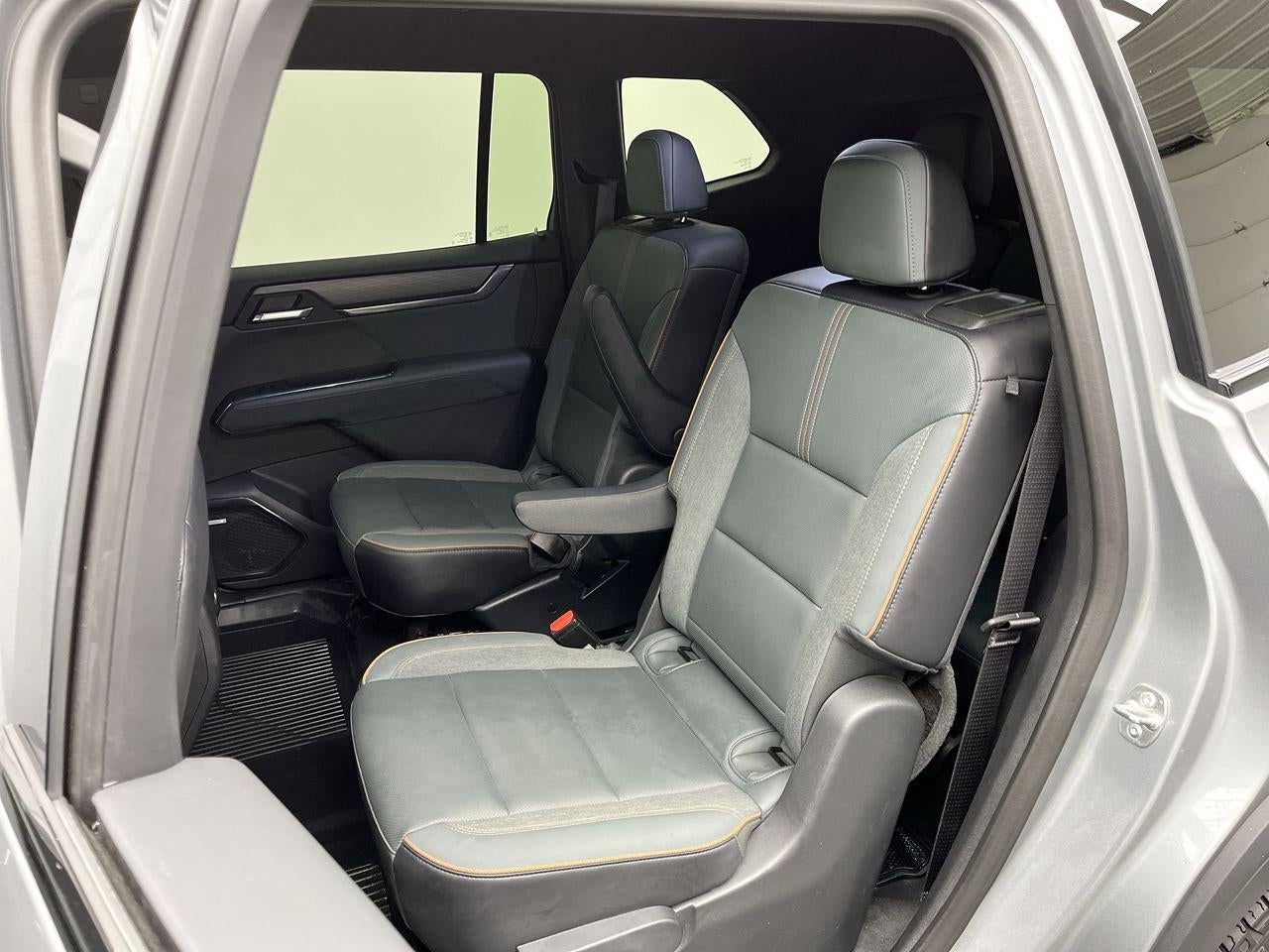 2025 GMC Acadia AT4