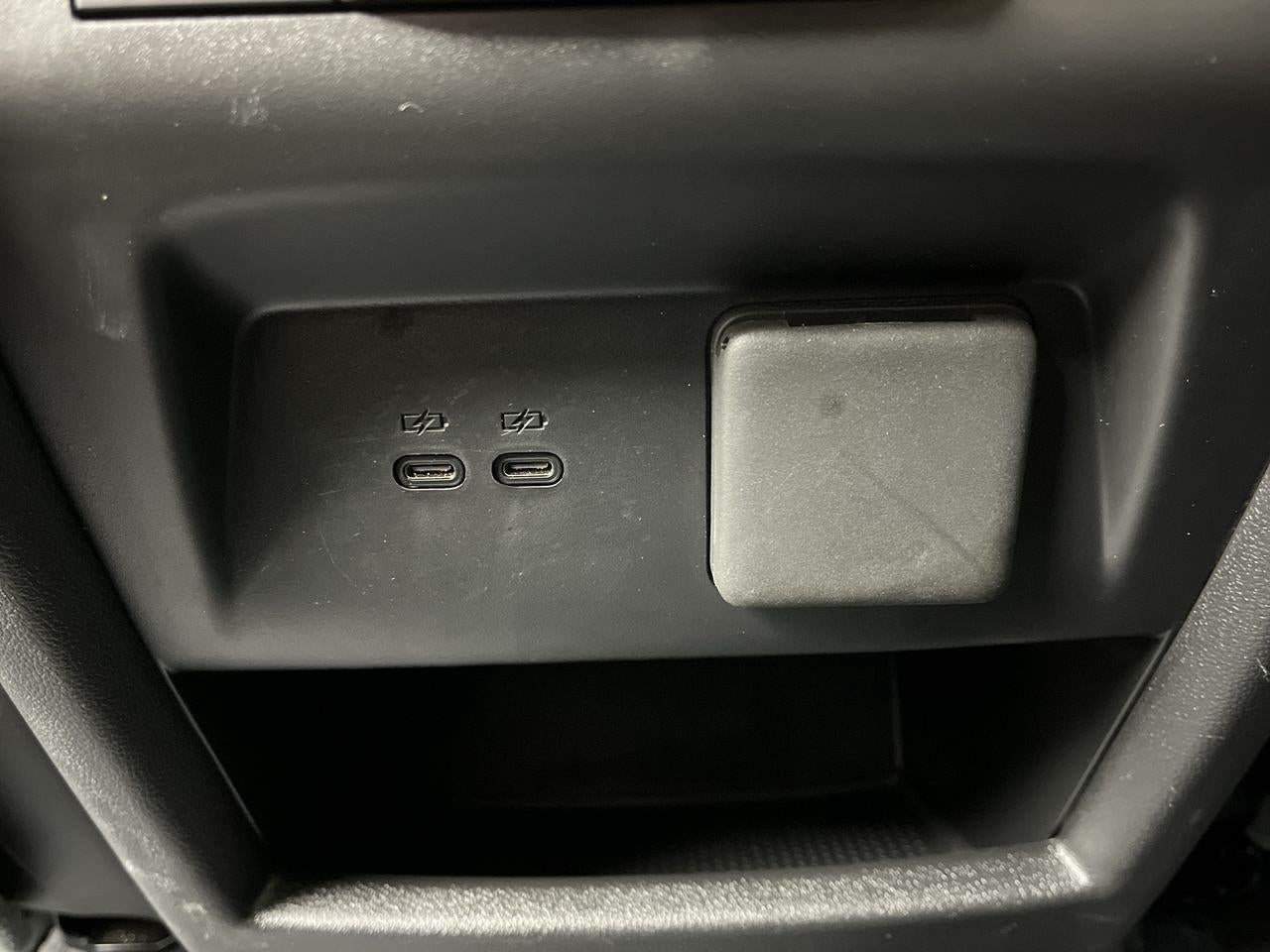 2025 GMC Acadia AT4