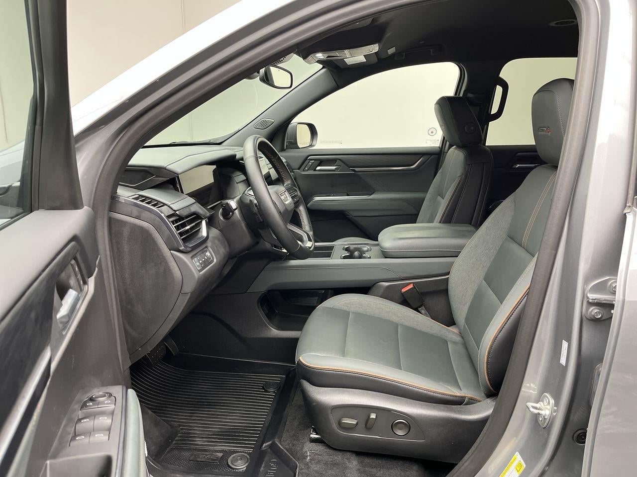 2025 GMC Acadia AT4