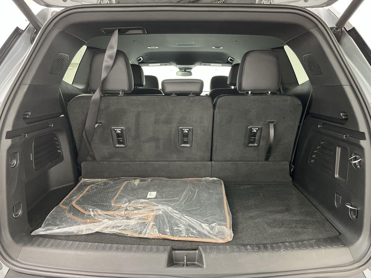 2025 GMC Acadia AT4
