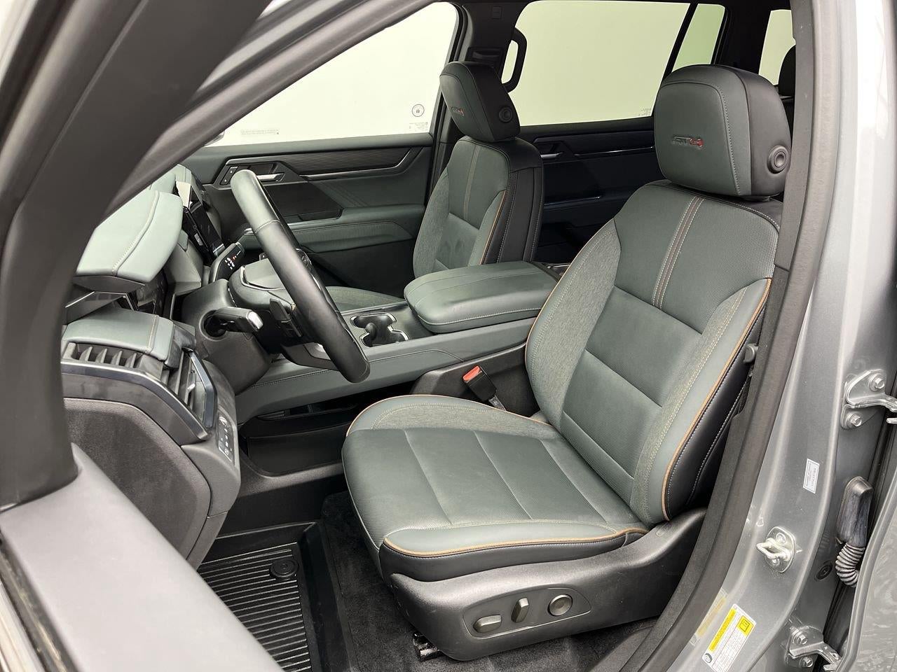 2025 GMC Acadia AT4