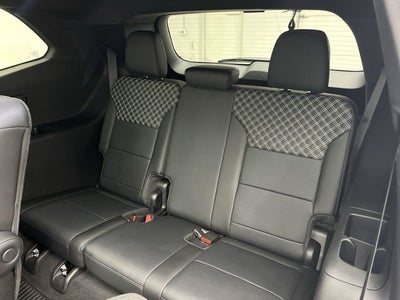 2026 GMC Acadia AWD Denali
