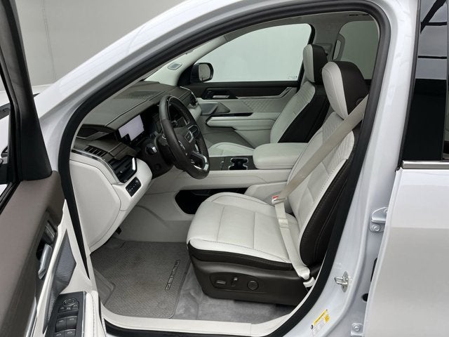 2025 GMC Acadia AWD Denali