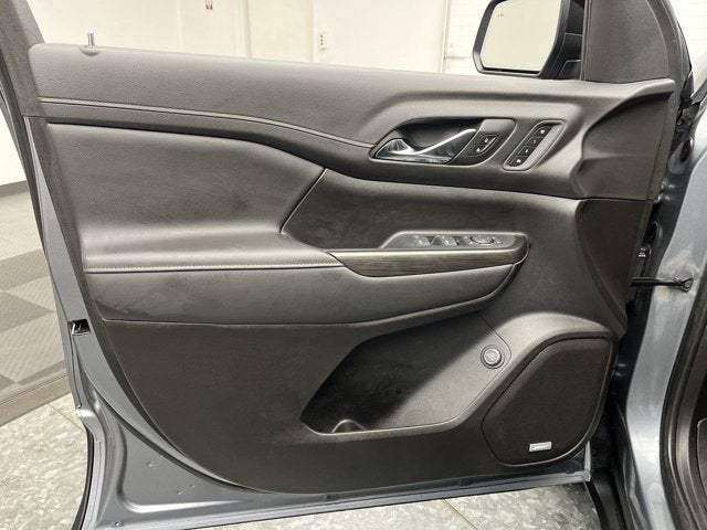2022 GMC Acadia SLT