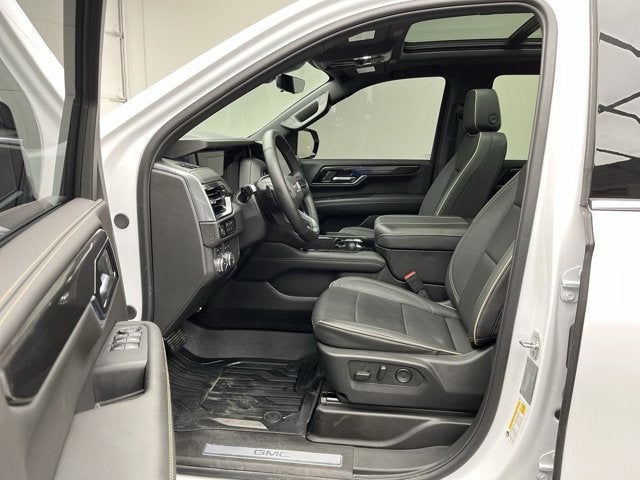 2025 GMC Yukon Elevation