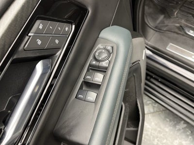 2025 GMC Yukon XL AT4