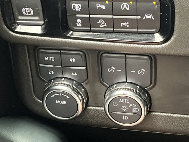 2025 GMC Yukon XL AT4