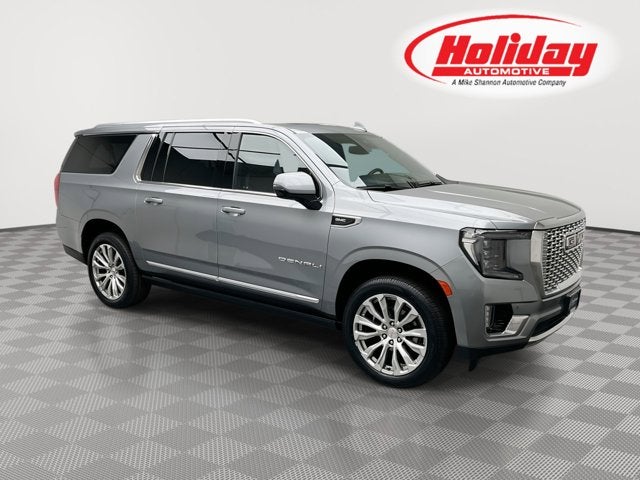 2023 GMC Yukon Denali AWD's photo