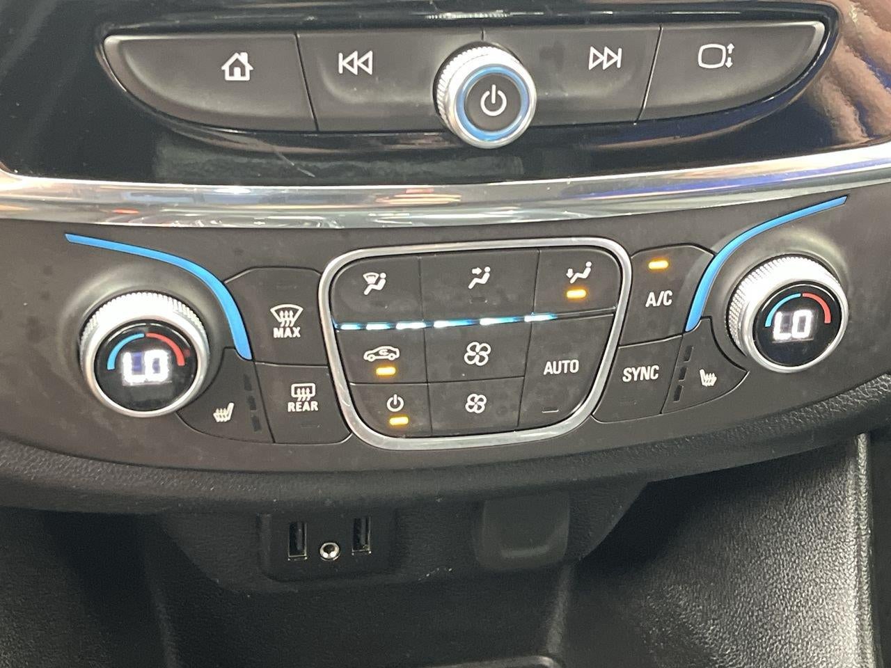 2018 Chevrolet Traverse LT Cloth