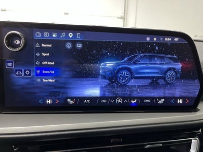 2025 Chevrolet Traverse AWD LT