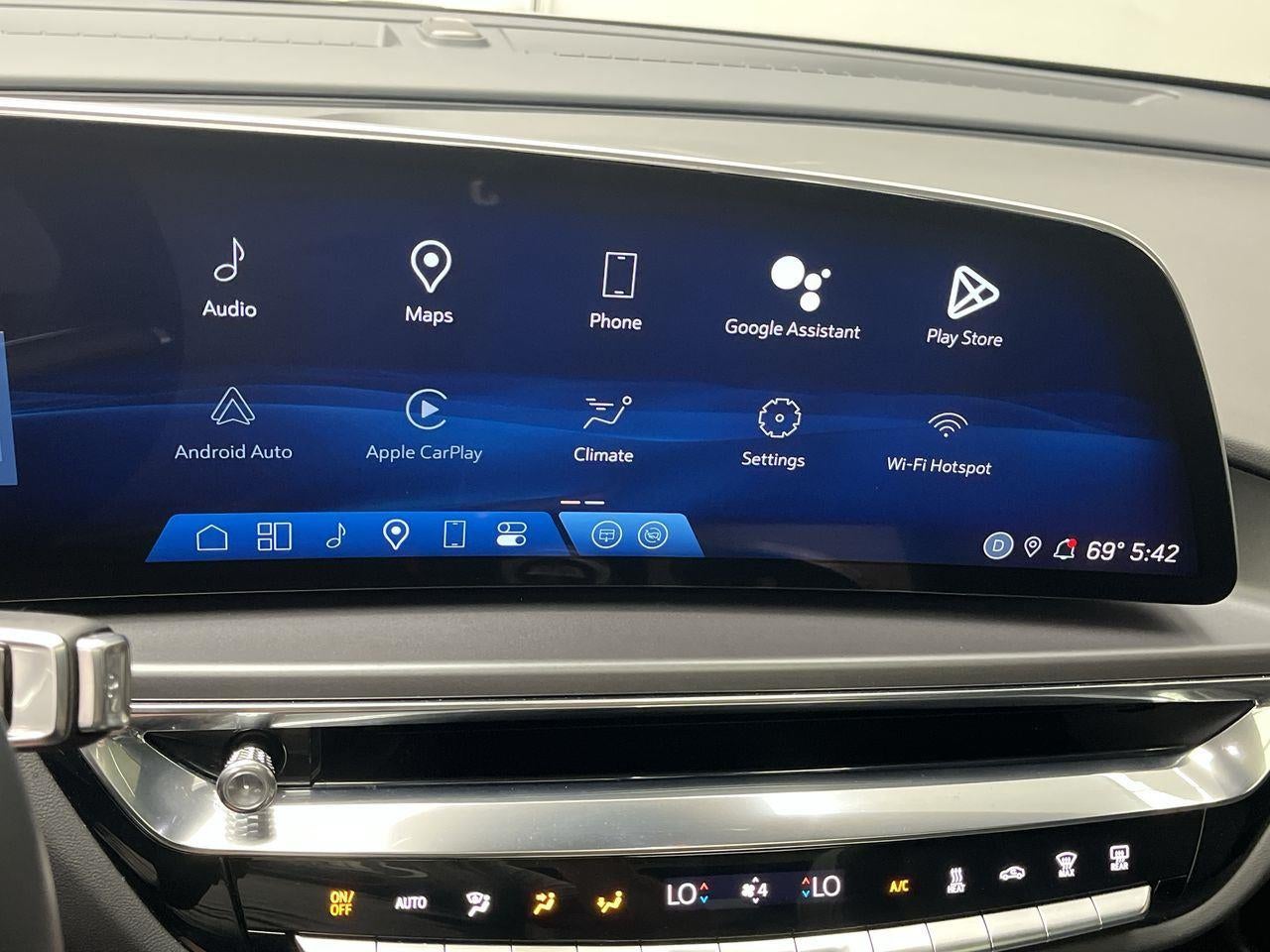 2024 Cadillac LYRIQ Tech