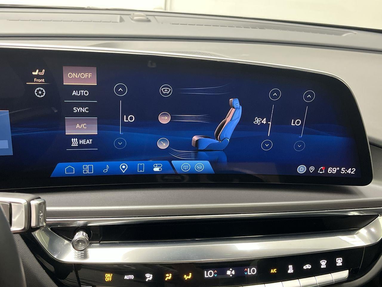 2024 Cadillac LYRIQ Tech