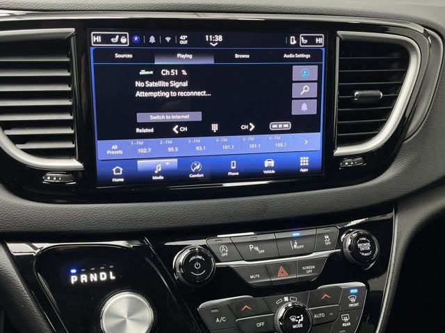 2025 Chrysler Pacifica Select