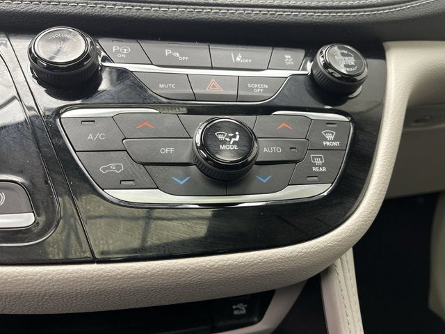 2022 Chrysler Pacifica Hybrid Limited