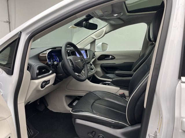 2022 Chrysler Pacifica Hybrid Limited