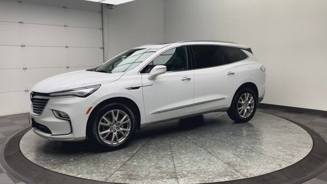 2024 Buick Enclave Essence