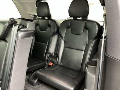 2022 Volvo XC90 Momentum