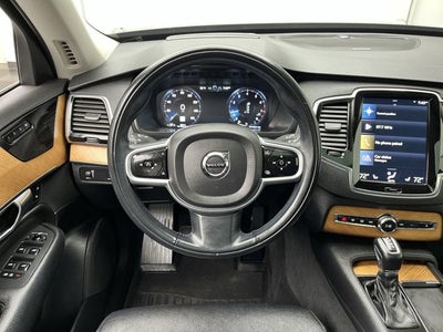 2022 Volvo XC90 Momentum